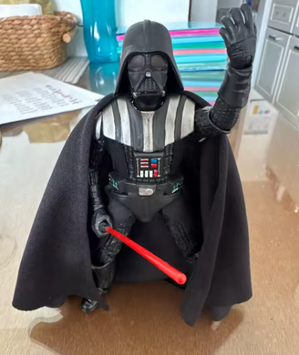 Фігурка іграшка Darth Vader Star Wars The Black Series &mdash; колекційна рухлива action figure Дарт Вейдер із світловим мечем 15 см