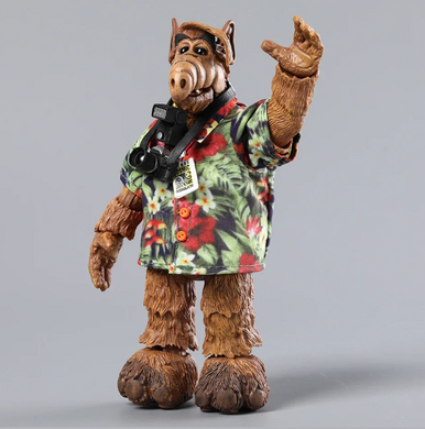 Фигурка ALF подвижная 15 см / Коллекционная игрушка Альф из сериала / NECA Action Figure Alien Life Form / фигурка с аксессуарами - камера, телефон, сумка, очки