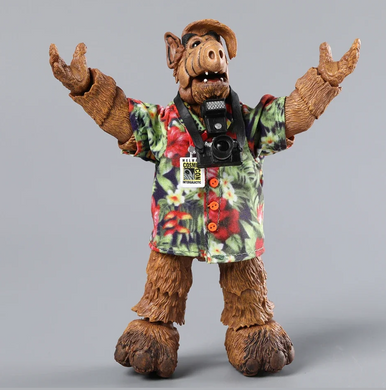 Фигурка ALF подвижная 15 см / Коллекционная игрушка Альф из сериала / NECA Action Figure Alien Life Form / фигурка с аксессуарами - камера, телефон, сумка, очки