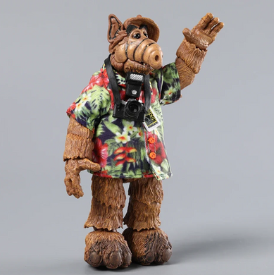 Фигурка ALF подвижная 15 см / Коллекционная игрушка Альф из сериала / NECA Action Figure Alien Life Form / фигурка с аксессуарами - камера, телефон, сумка, очки