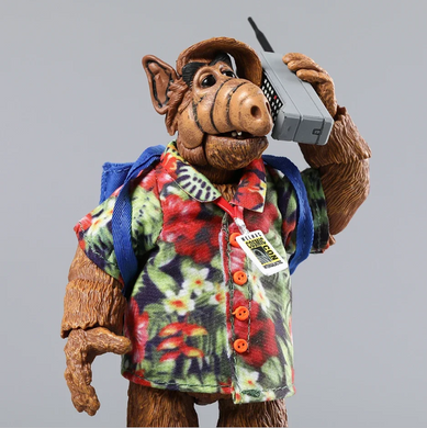 Фигурка ALF подвижная 15 см / Коллекционная игрушка Альф из сериала / NECA Action Figure Alien Life Form / фигурка с аксессуарами - камера, телефон, сумка, очки