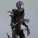 Фигурка Alien Romulus Scorched Xenomorph 25 см &mdash; Коллекционная игрушка-монстр Чужой Ромул в подарочной упаковке