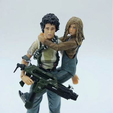 Коллекционная фигурка статуэтка Эллен Рипли и Ньют Ellen Ripley and Newt Aliens Чужие фигурки героев фильма экшн фигурка с аксессуарами 25 см