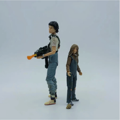 Коллекционная фигурка статуэтка Эллен Рипли и Ньют Ellen Ripley and Newt Aliens Чужие фигурки героев фильма экшн фигурка с аксессуарами 25 см