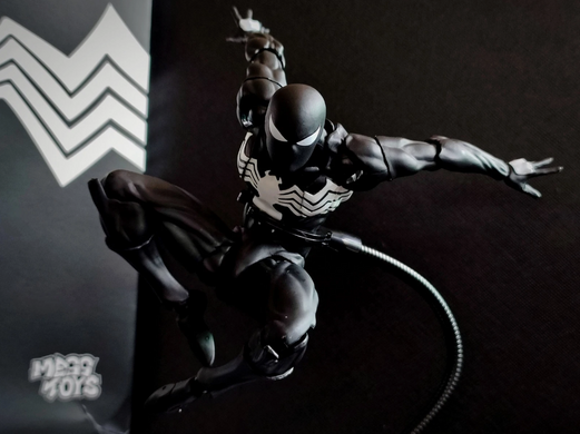 Коллекционная фигурка Spider-Man Symbiote Black Suit 16 см Marvel &ndash; статуэтка Человек-паук Симбиот в черном костюме
