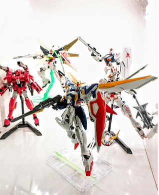 Фигурка-конструктор RG 1/144 Wing Gundam Zero EW (Real Grade) &ndash; Сборная модель робота