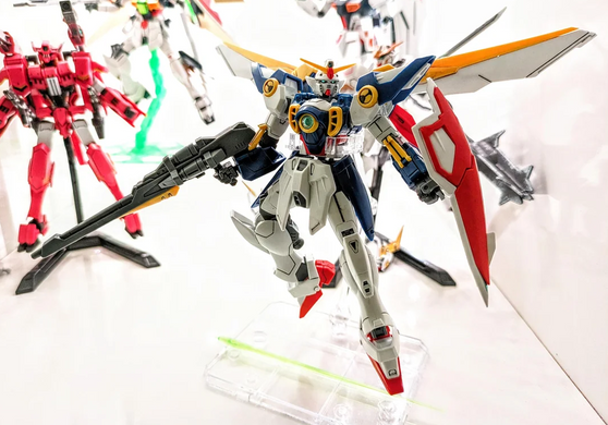 Фигурка-конструктор RG 1/144 Wing Gundam Zero EW (Real Grade) &ndash; Сборная модель робота