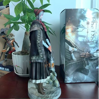 Коллекционная фигурка The Doll Bloodborne 33 см / Статуэтка персонажа по игре Bloodborne / Фигура героини с детализацией ручной росписи