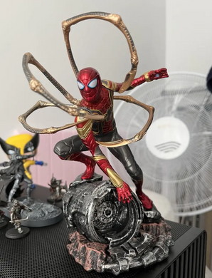 Фигурка Человека-Паука "Железный Паук" 20 см &ndash; Коллекционная модель Marron action figures Iron Spider Man