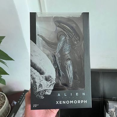 Фігурка Чужий Ксеноморф з рухомими частинами тіла висота 17 см action figures Alien Xenomorph figurine with movable body parts height 17 cm