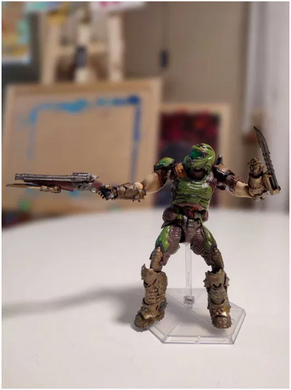 Рухома колекційна фігурка Думгай (Doom Slayer) рухомий, із набором зброї &mdash; DOOM