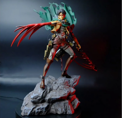 Коллекционная аниме фигурка Леви Акерман Атака Титанов (Levi Ackerman Attack on Titan) с эффектом битвы и плащом Разведкорпуса, 35 см
