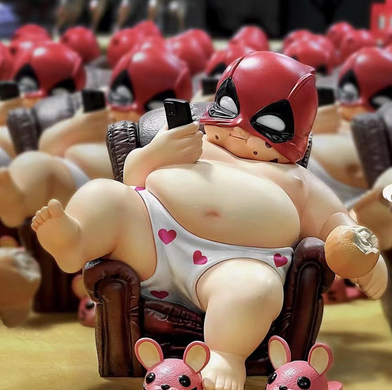 Коллекционная фигурка Deadpool &ndash; Funny Fat Hero | Дедпул от Marvel Статуэтка антигероя в кресле 12 см